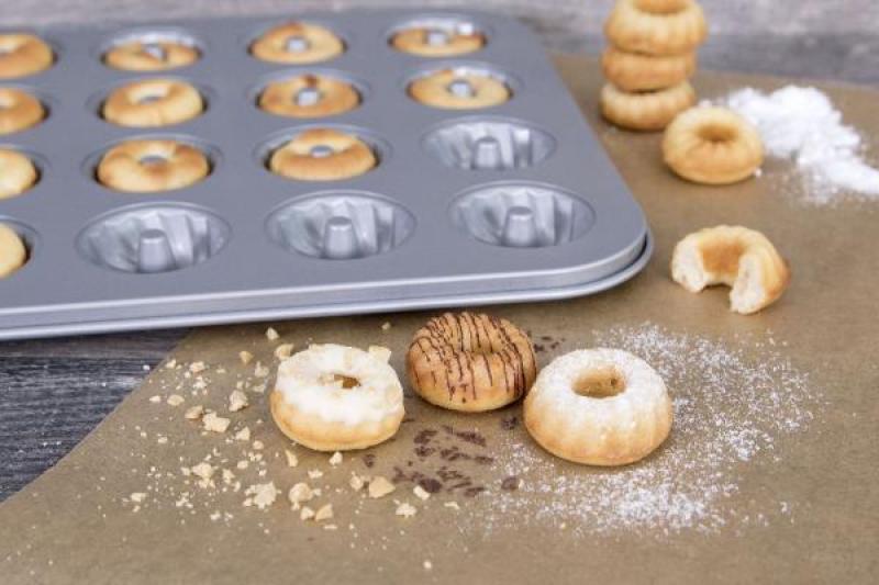 Guglhupf Konfekt we love baking 24er